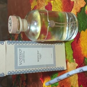 Votivo White Iris Aromatic Reed Diffuser with Box